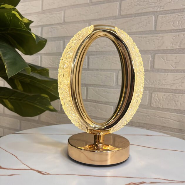 lampe de bureau LED TEESTA avec son design ovale