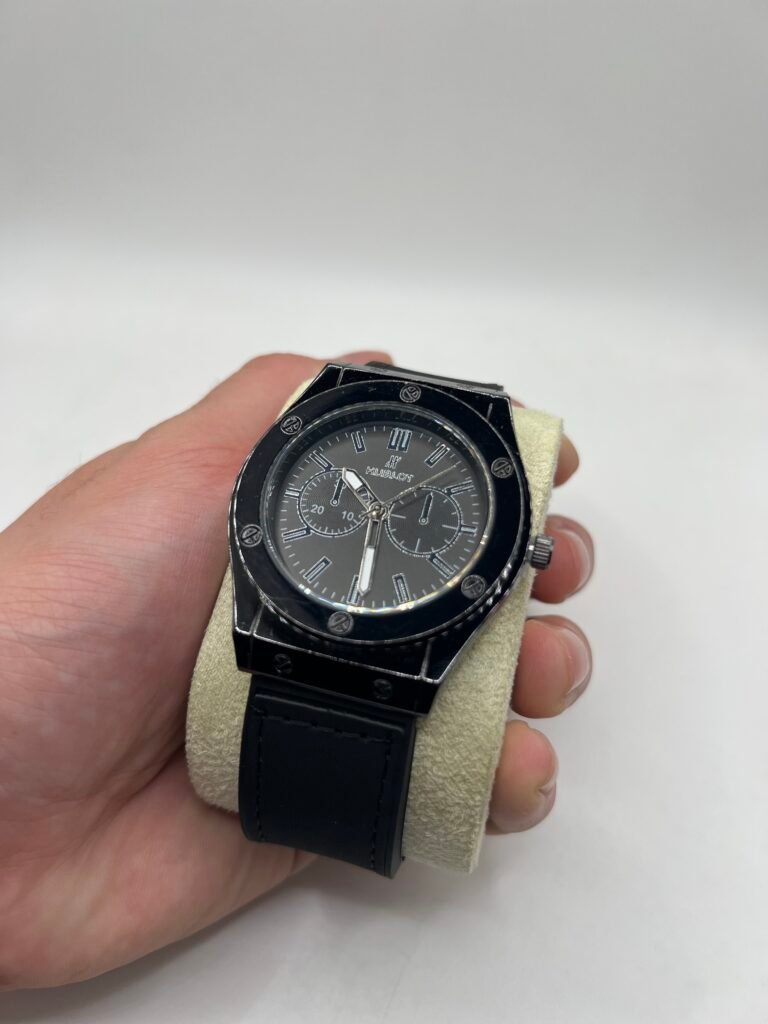 Montre Hublot Moderne et Élégante || black black