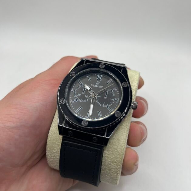 Montre Hublot Moderne et Élégante || black black