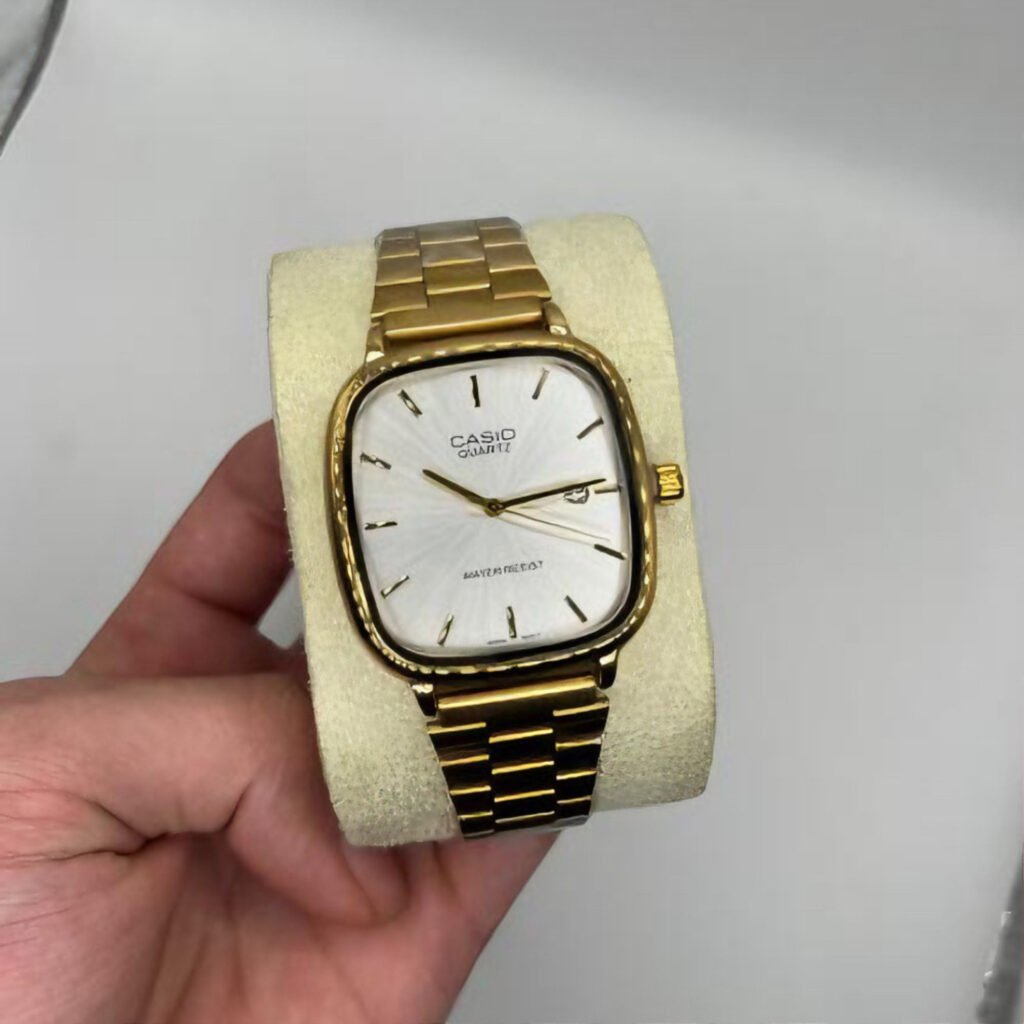 CASIO VINTAGE GOLD/WHITE
