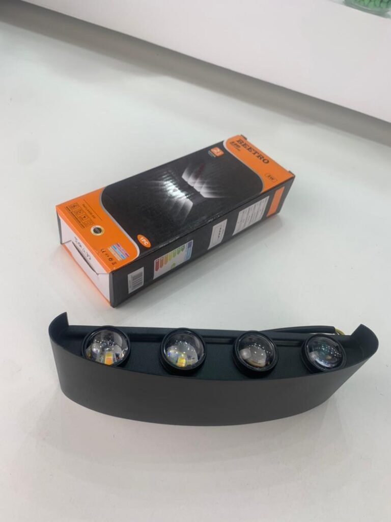 Applique Murale LED Étanche  moderne et fonctionnelle 8W