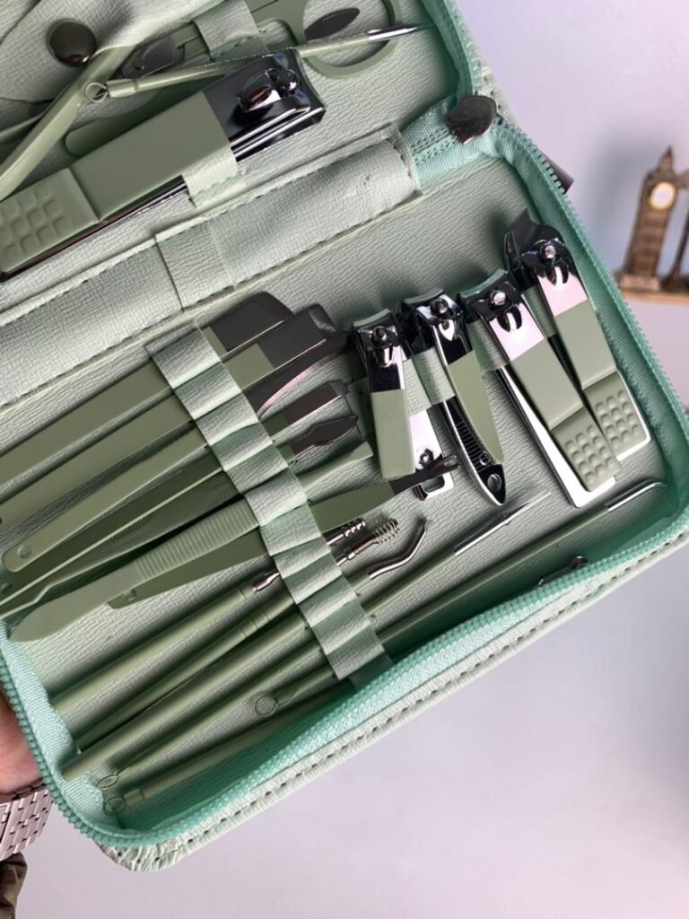 Kit de Manucure Professionnel 30 Pièces