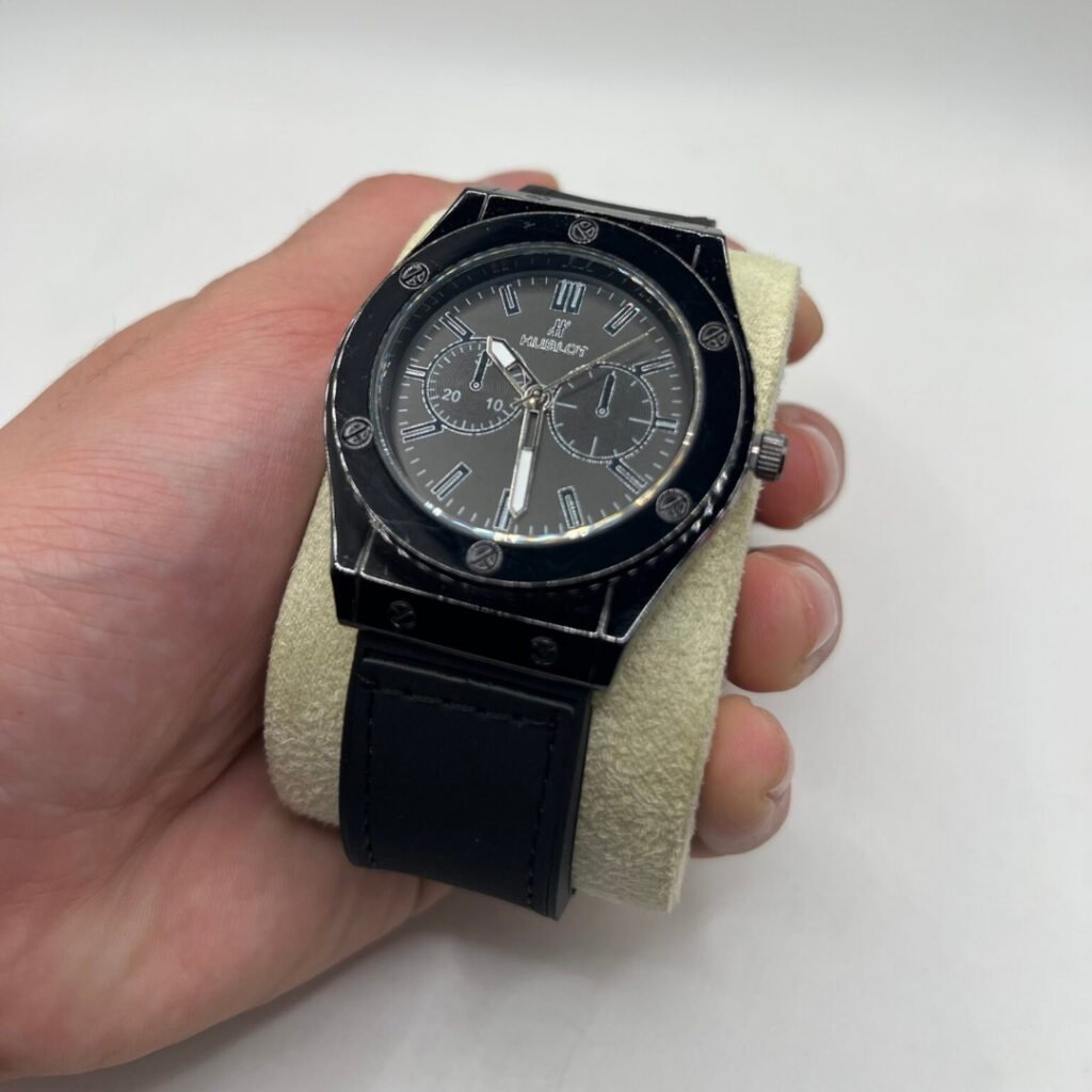 Montre Hublot Moderne et Élégante || black black
