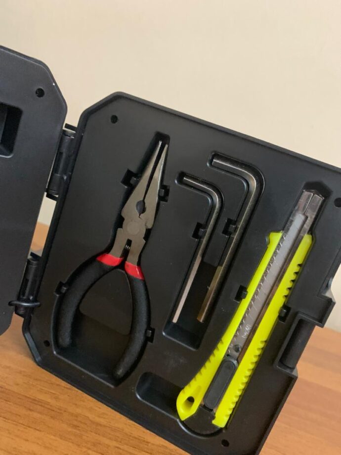 ⁦Lampe Solaire avec Kit de Tournevis - Outils Multifonctions Portables⁩ - الصورة ⁦4⁩