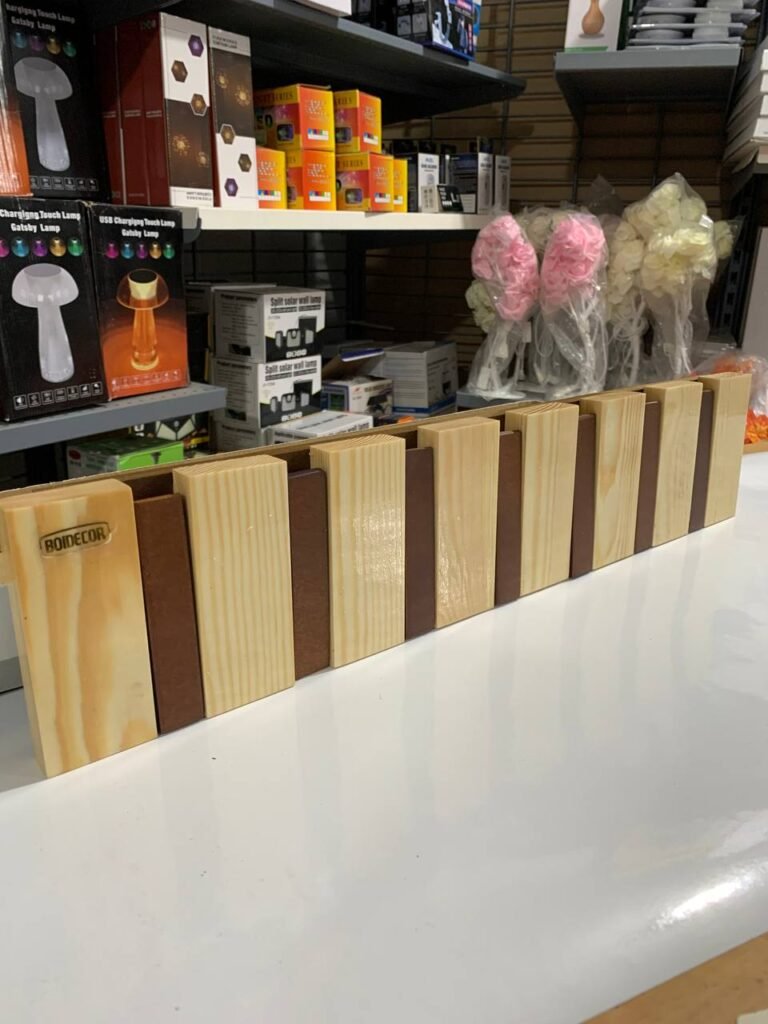 Porte-Manteau en Bois - 7 Crochets, Design Moderne