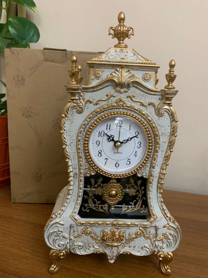 ⁦Horloge de Bureau Européenne - Silencieuse avec Carillons Musicals⁩ - الصورة ⁦3⁩