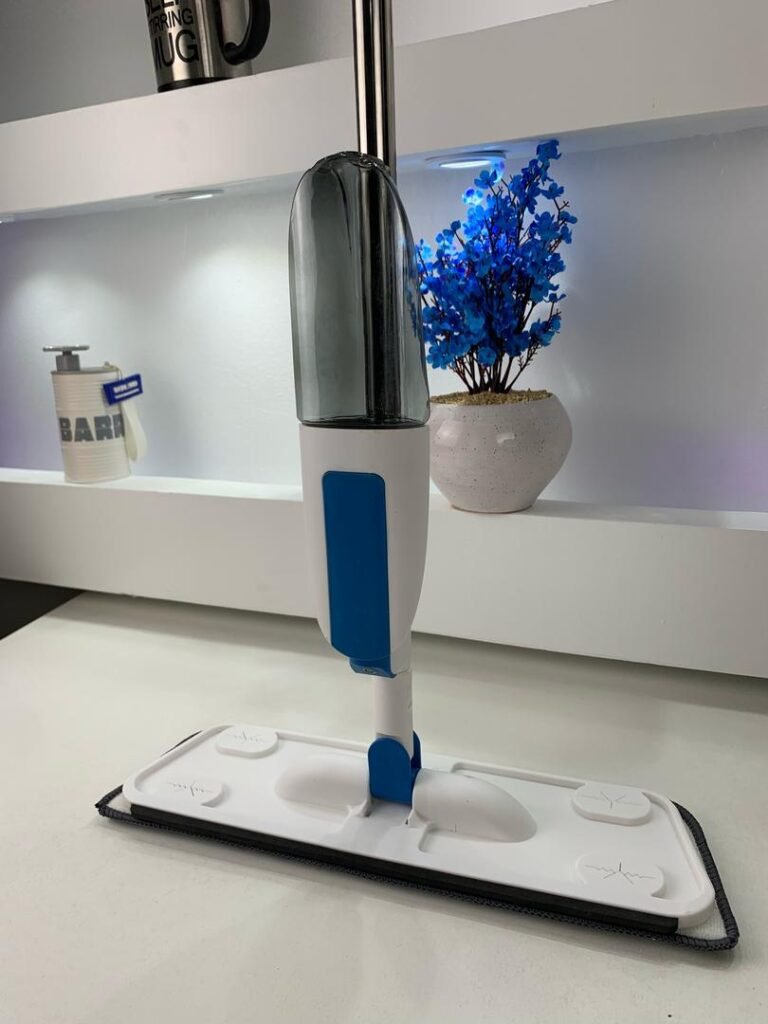 Balai Serpillière Pulvérisateur 2-en-1 avec Tampons Réutilisables