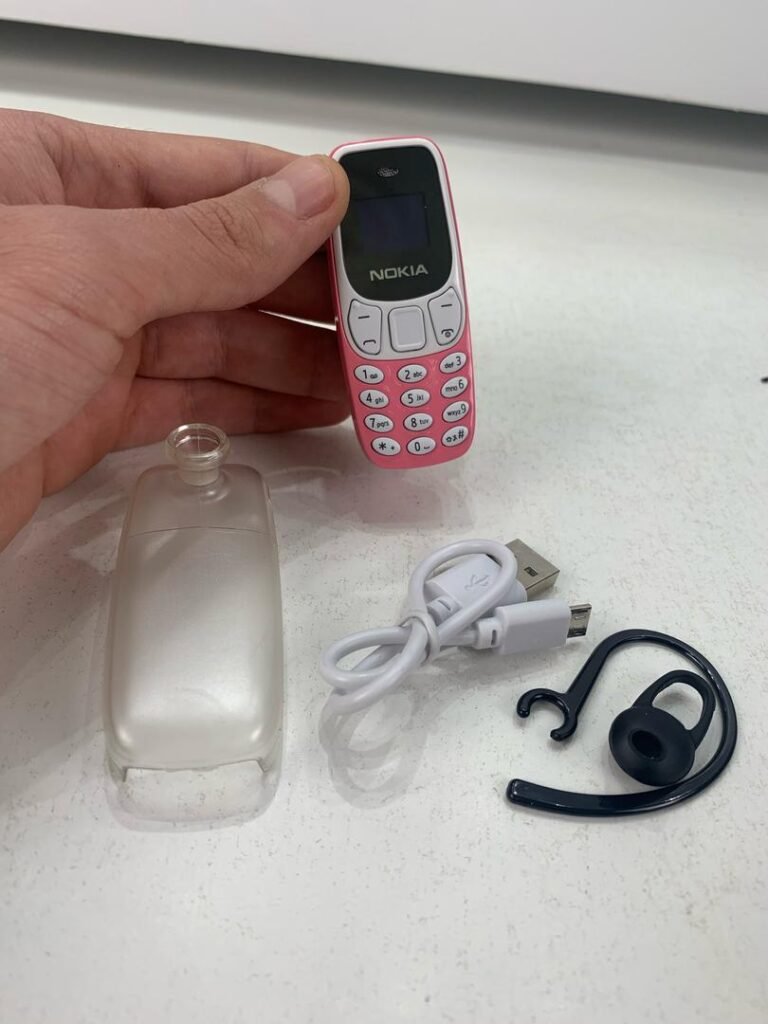 Mini Téléphone Double SIM avec Bluetooth & Changeur de Voix