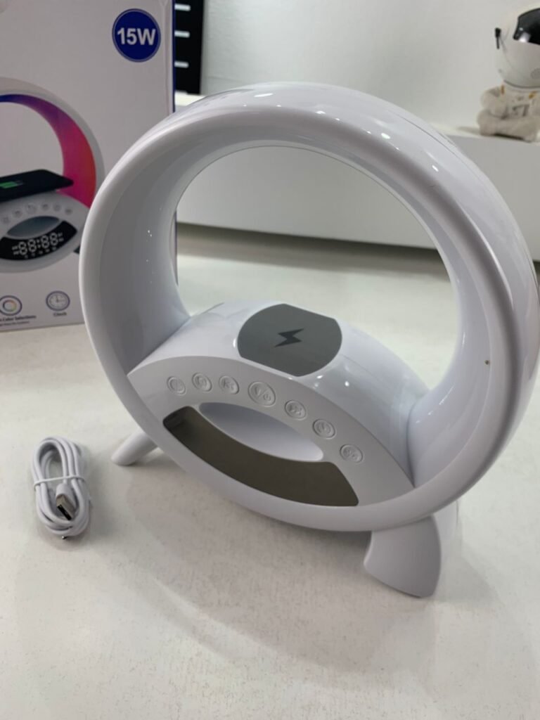 Lampe de Table Multifonction Q18 – Bluetooth, Réveil et Charge Sans Fil