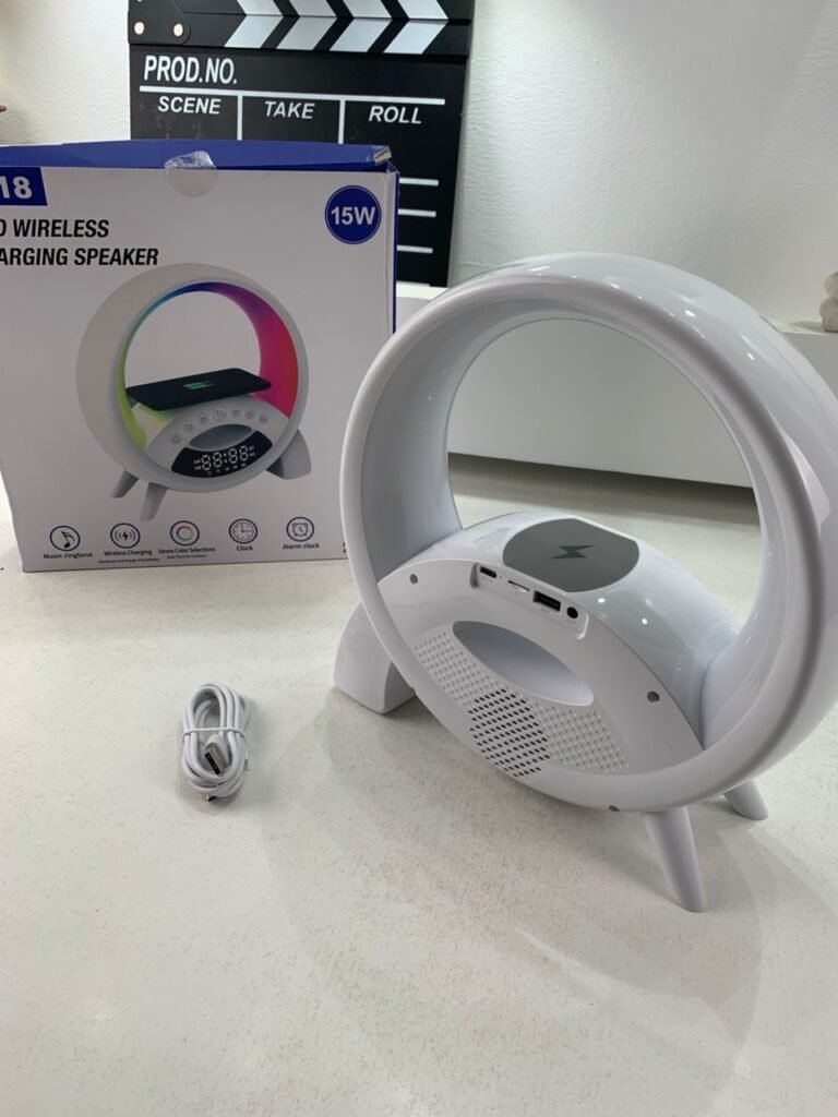 Lampe de Table Multifonction Q18 – Bluetooth, Réveil et Charge Sans Fil