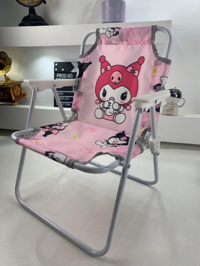 ⁦Chaise Enfant Pliable avec Motifs Stitch & Kuromi – Confort et Sécurité⁩ - الصورة ⁦5⁩