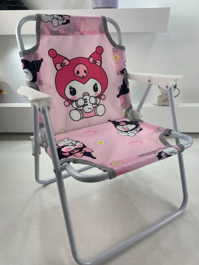 ⁦Chaise Enfant Pliable avec Motifs Stitch & Kuromi – Confort et Sécurité⁩ - الصورة ⁦6⁩