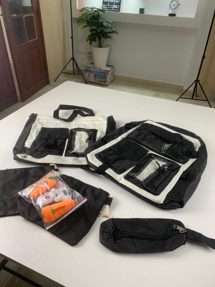 ⁦Set de Sacs Scolaires 4 Pièces Style Kawaii avec Accessoires – Couleur Noir⁩ - الصورة ⁦3⁩