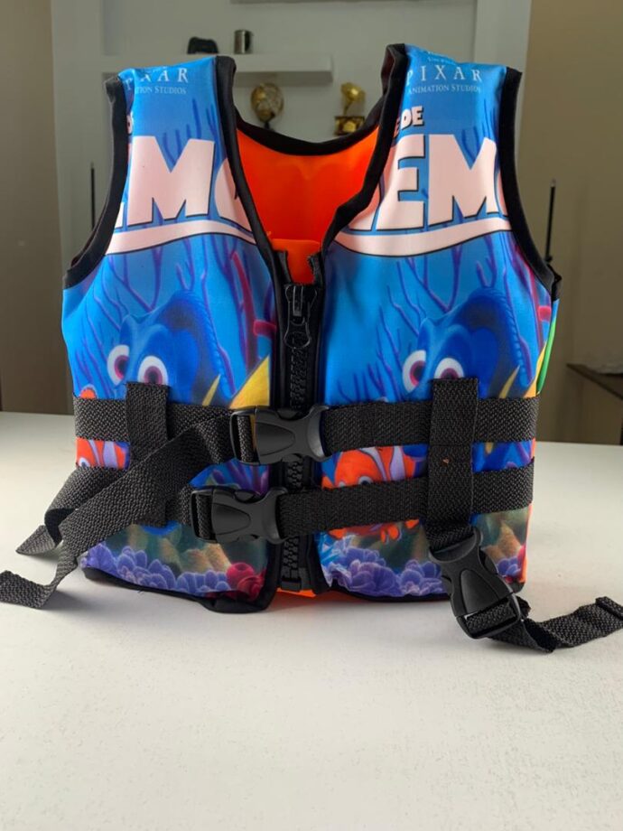 ⁦Gilet de Natation Réglable Enfant – Sécurité et Confort dans l’Eau⁩ - الصورة ⁦4⁩