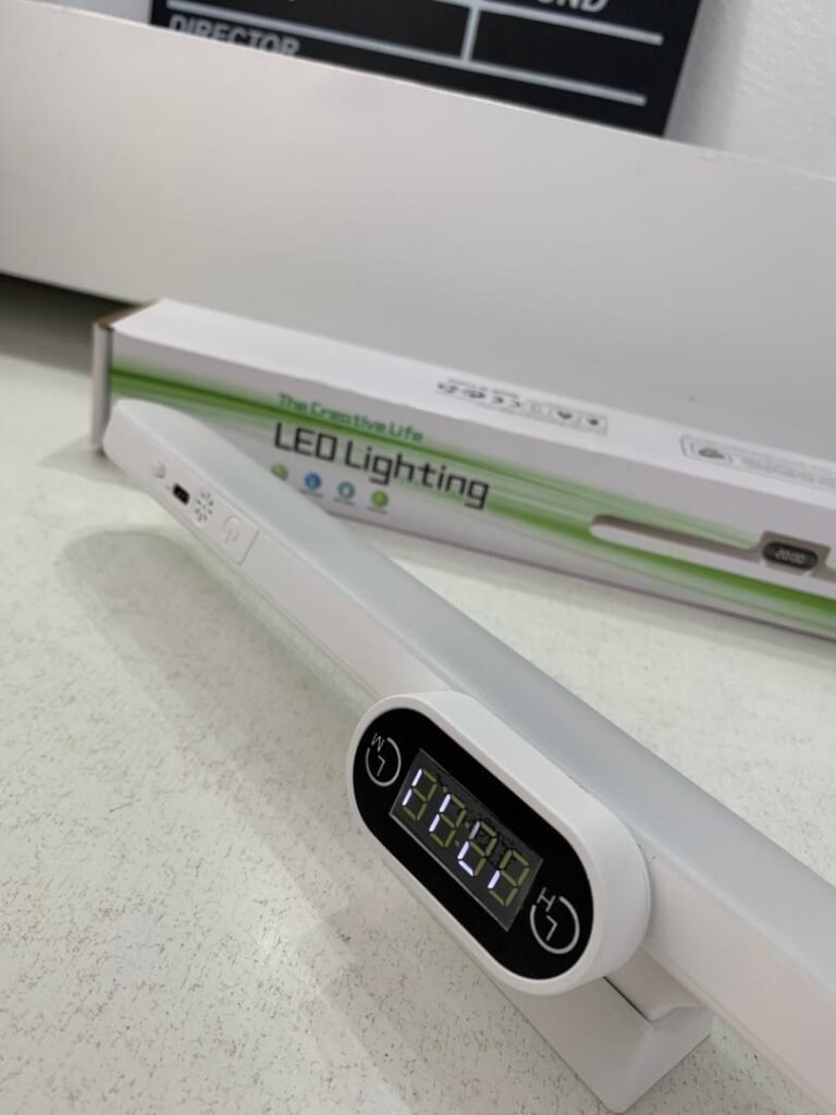 Lampe LED Magnétique Rechargeable – Éclairage intelligent et confortable