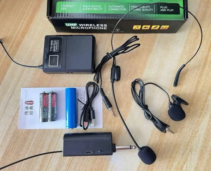 ⁦Microphone sans fil UHF professionnel – TTD M09 Rechargeable⁩ - الصورة ⁦4⁩