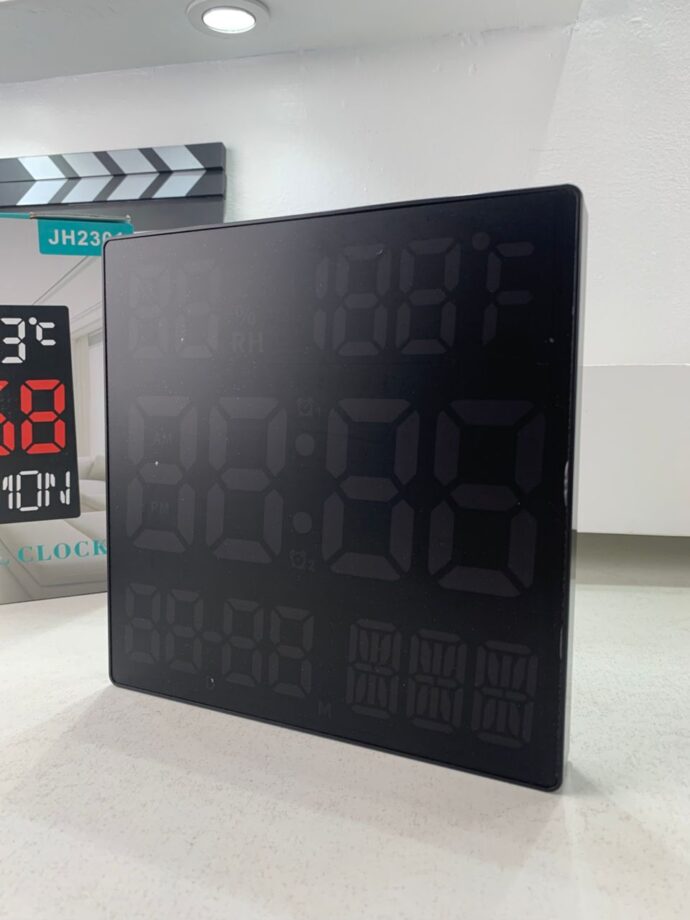 ⁦Réveil LED intelligent multi-fonctions horloge murale numérique⁩ - الصورة ⁦7⁩