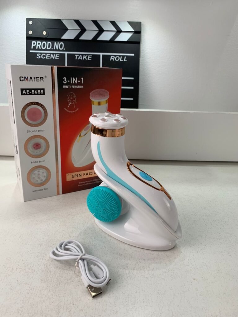 Brosse Nettoyante électrique pour le visage CNAier  3 Têtes Rotatives Recharge USB