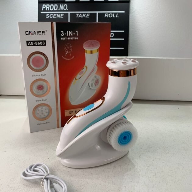 Brosse Nettoyante électrique pour le visage CNAier  3 Têtes Rotatives Recharge USB