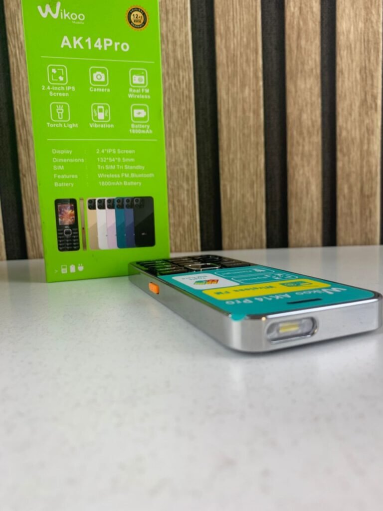 Téléphone Portable Wikoo AK14 Pro Triple SIM – Simplicité, puissance et élégance réunies