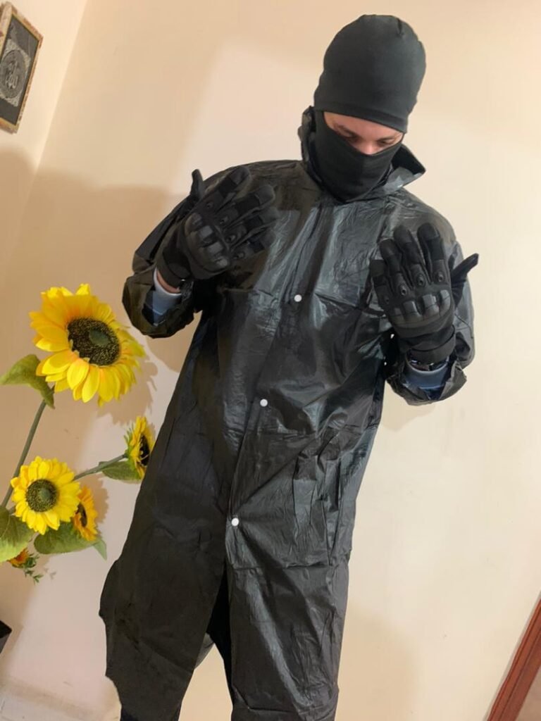 Eva Manteau Imperméable à Capuche - Élégance et Protection sous la Pluie