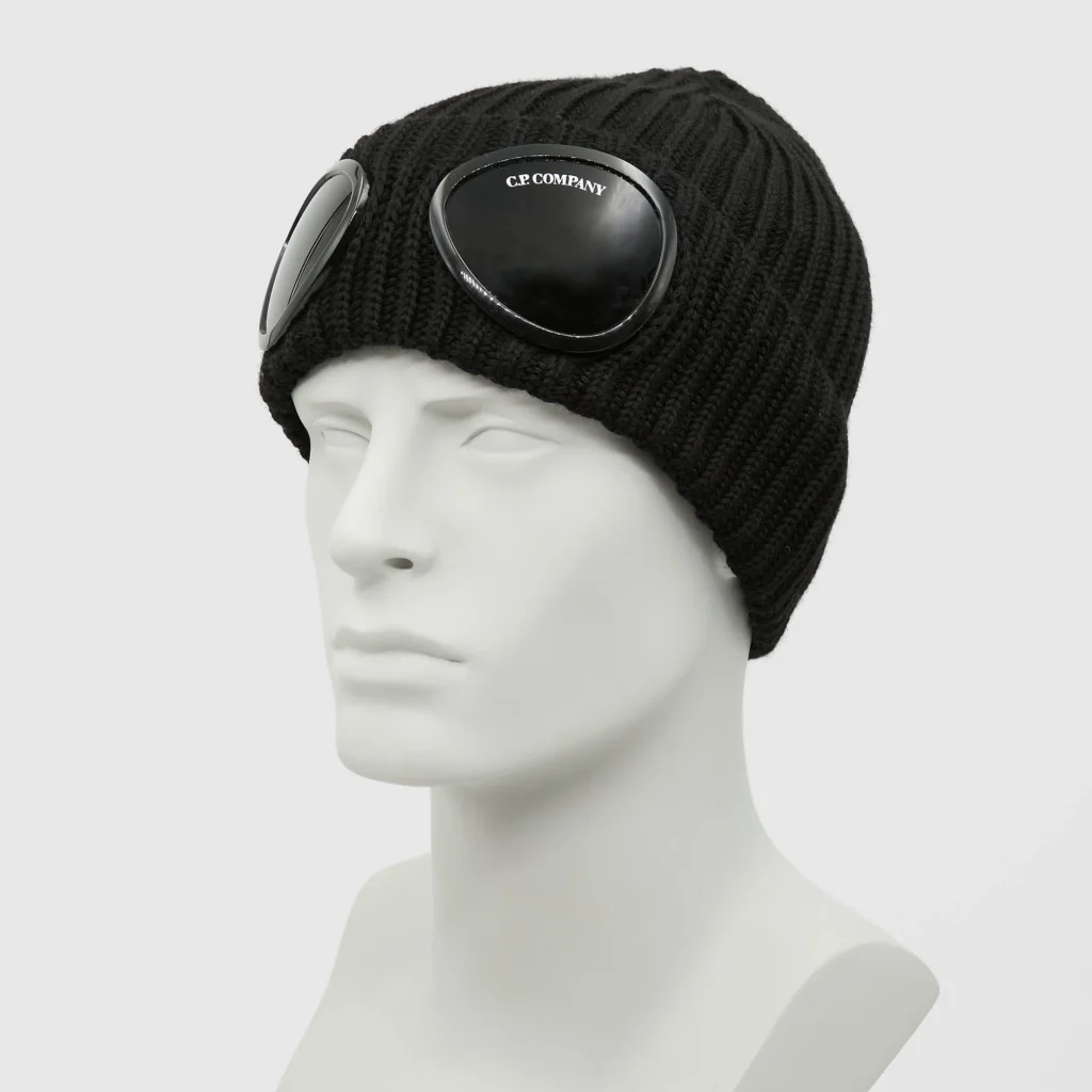 Bonnet C.P. Company – Beanie Urbain Premium en Maille Chaude & Design Iconique