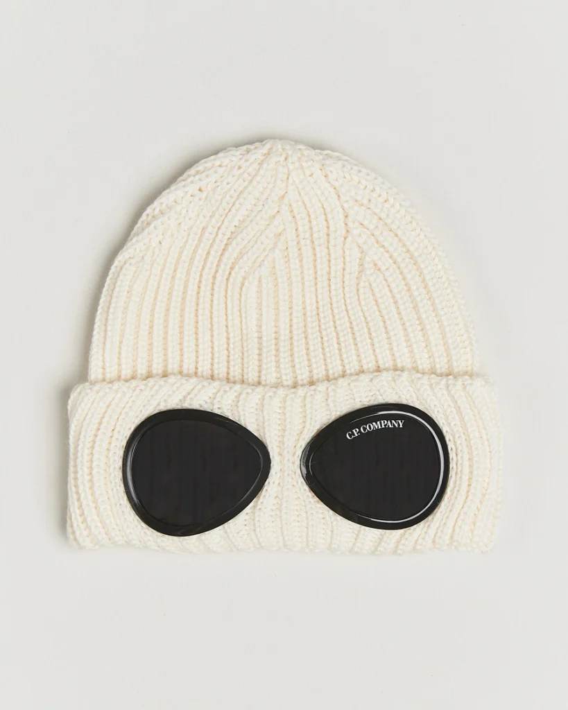 Bonnet C.P. Company – Beanie Urbain Premium en Maille Chaude & Design Iconique