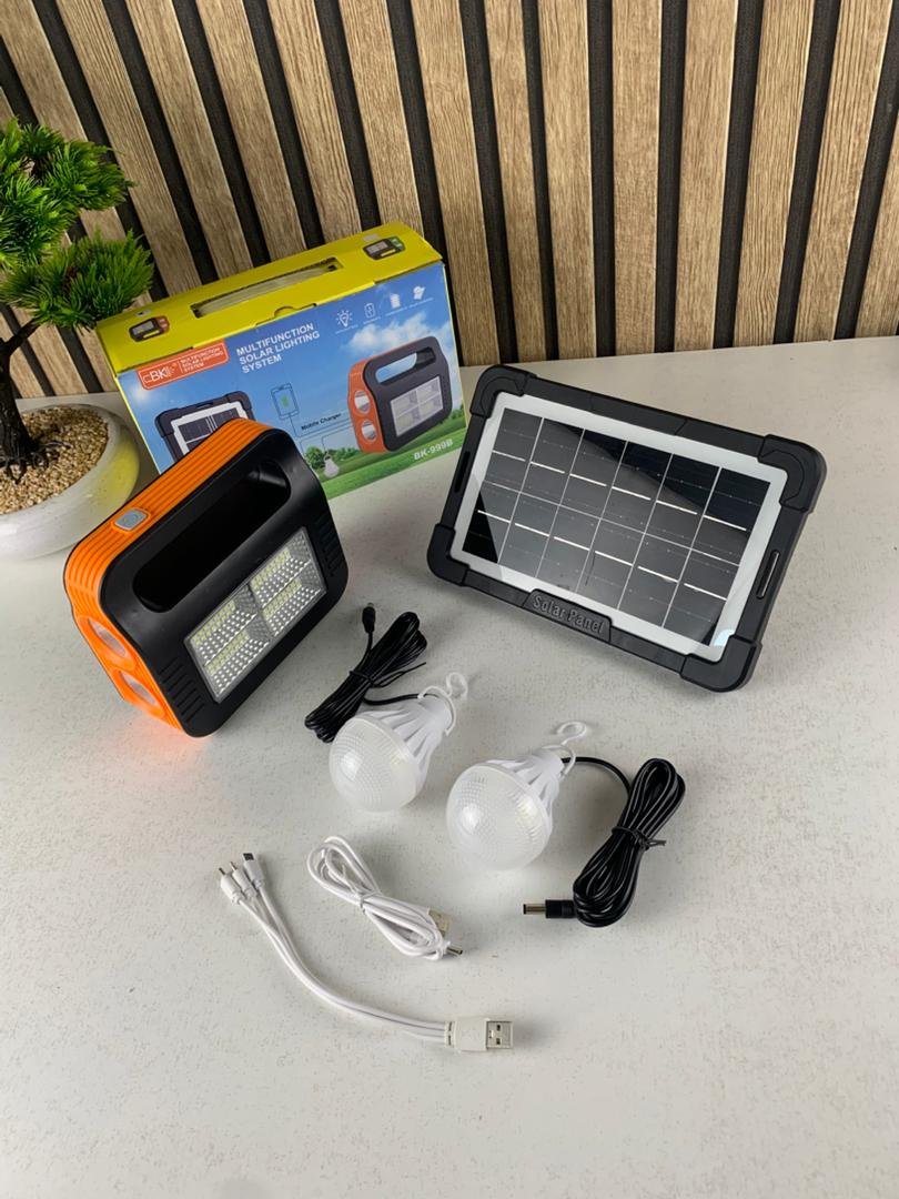 Kit Panneau Solaire Portable avec Torche LED et 2 Lampes - الصورة 8