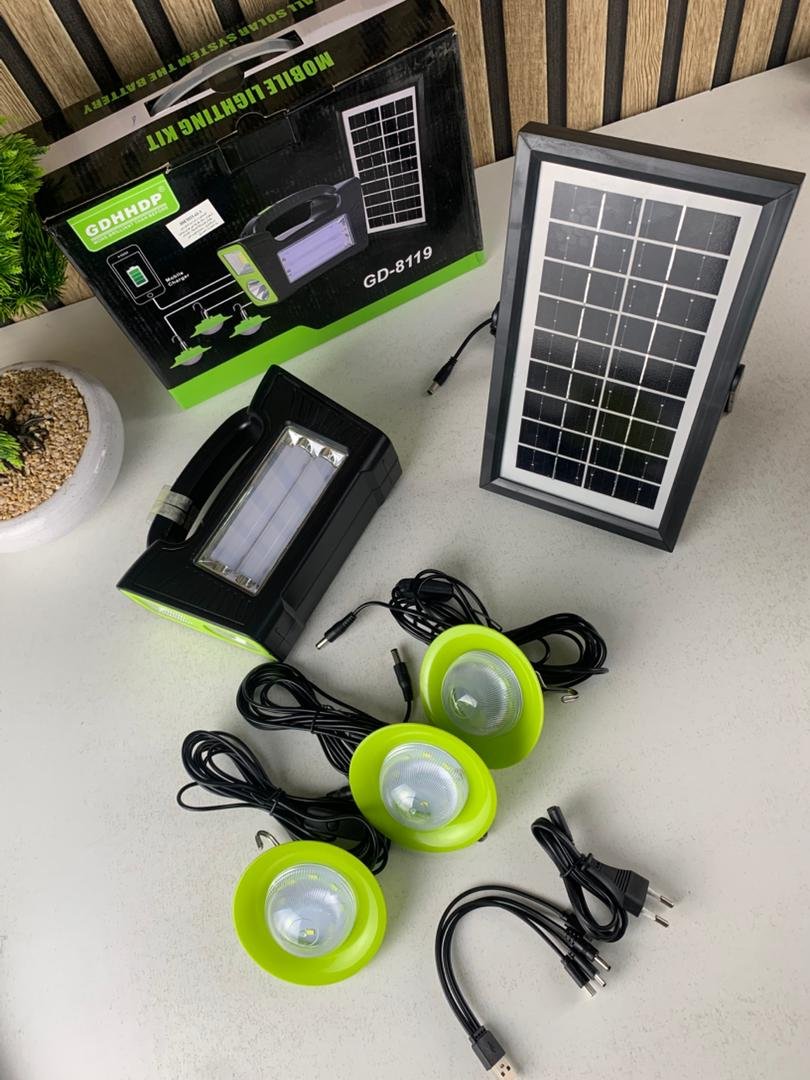 Kit Panneau Solaire Portable avec Torche LED Rechargeable et 3 Lampes – Éclairage Solaire Polyvalent pour Maison & Extérie - الصورة 7