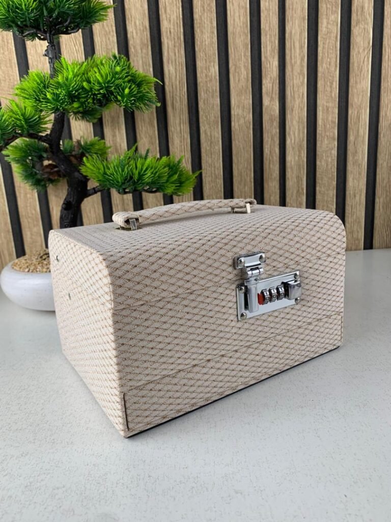 Boîte à Bijoux Multi-Compartiments avec Miroir et Serrure