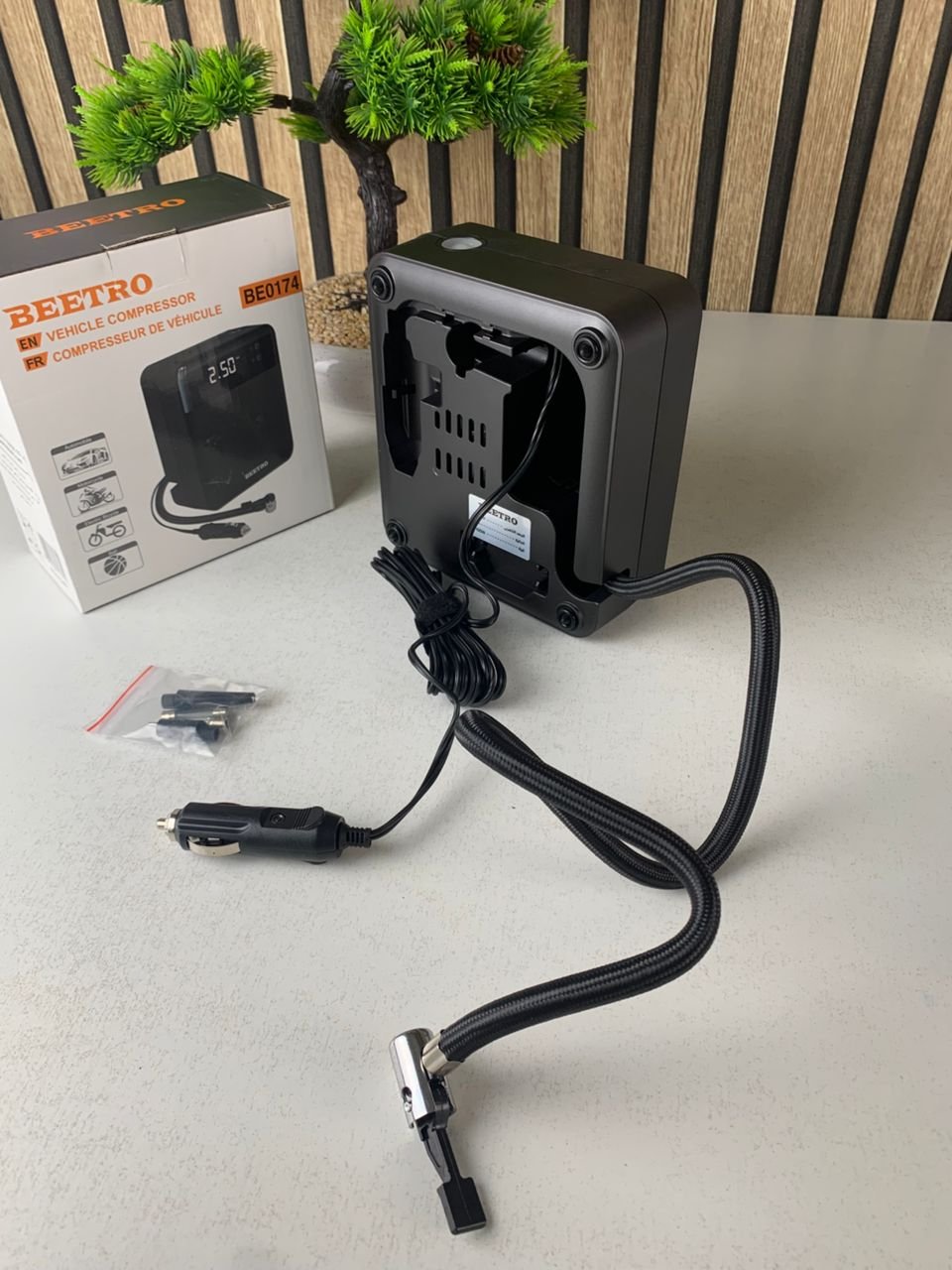 Compresseur de Voiture BE0174 100W avec Écran LCD – Gonflage Intelligent & Sécurité Maximale - الصورة 5