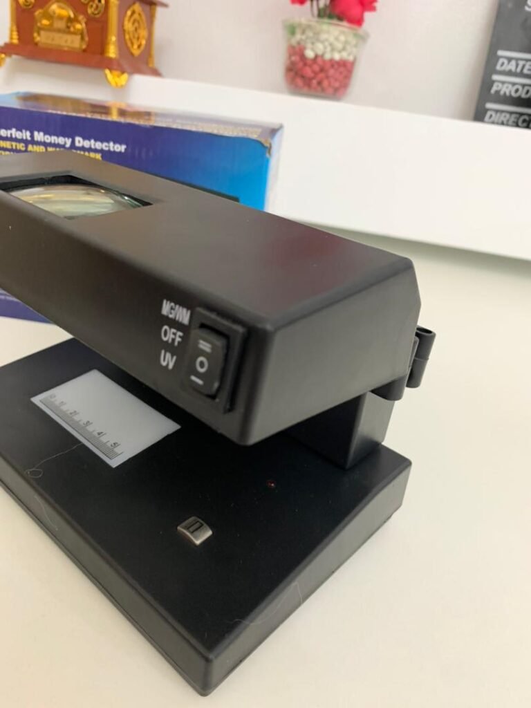 Détecteur de Faux Billets UV Professionnel + lumière blanche pour un contrôle précis