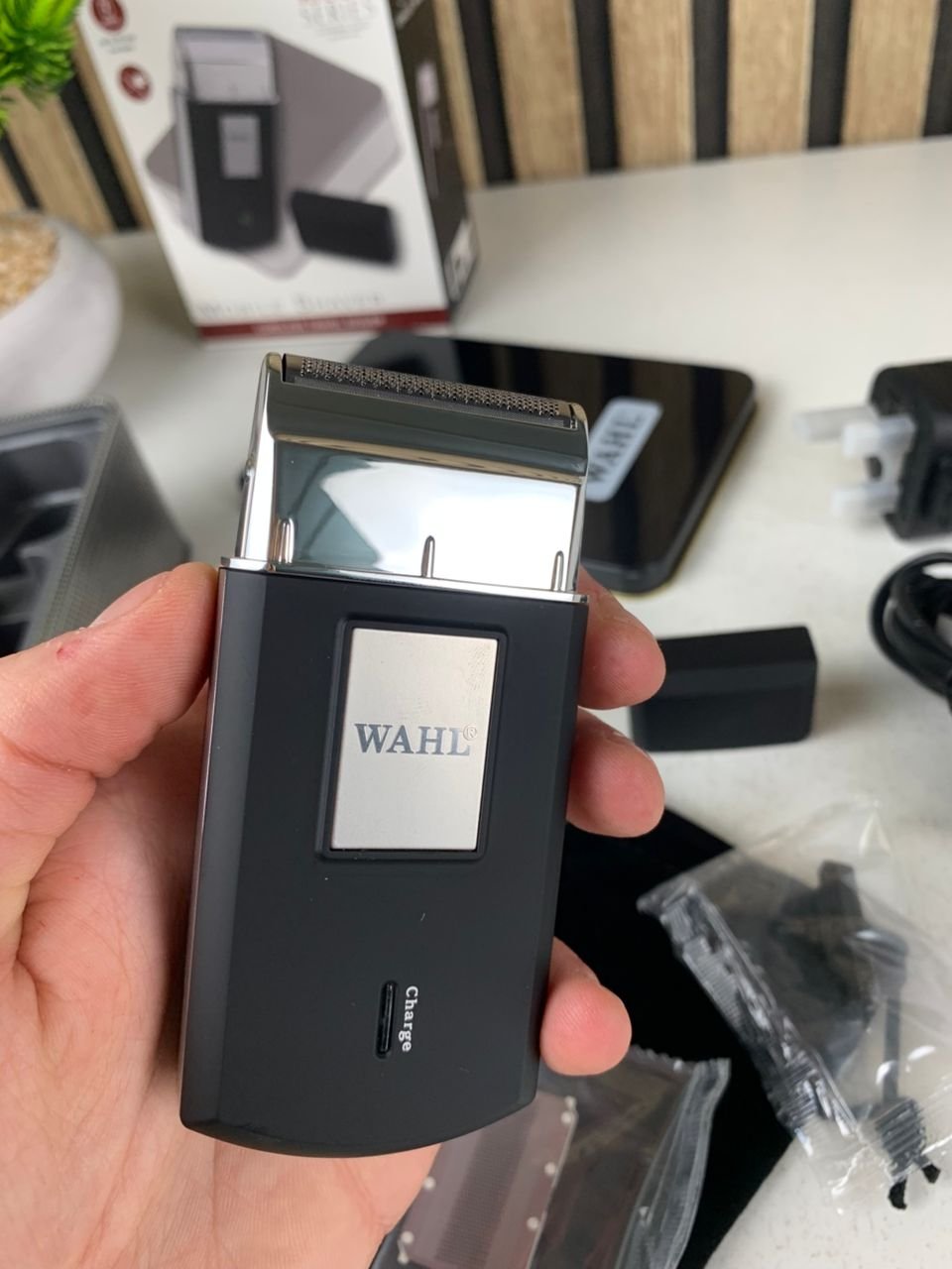 WAHL Rasoir Électrique sans Fil avec Étui de Voyage – La liberté d’une barbe nette, partout - الصورة 5