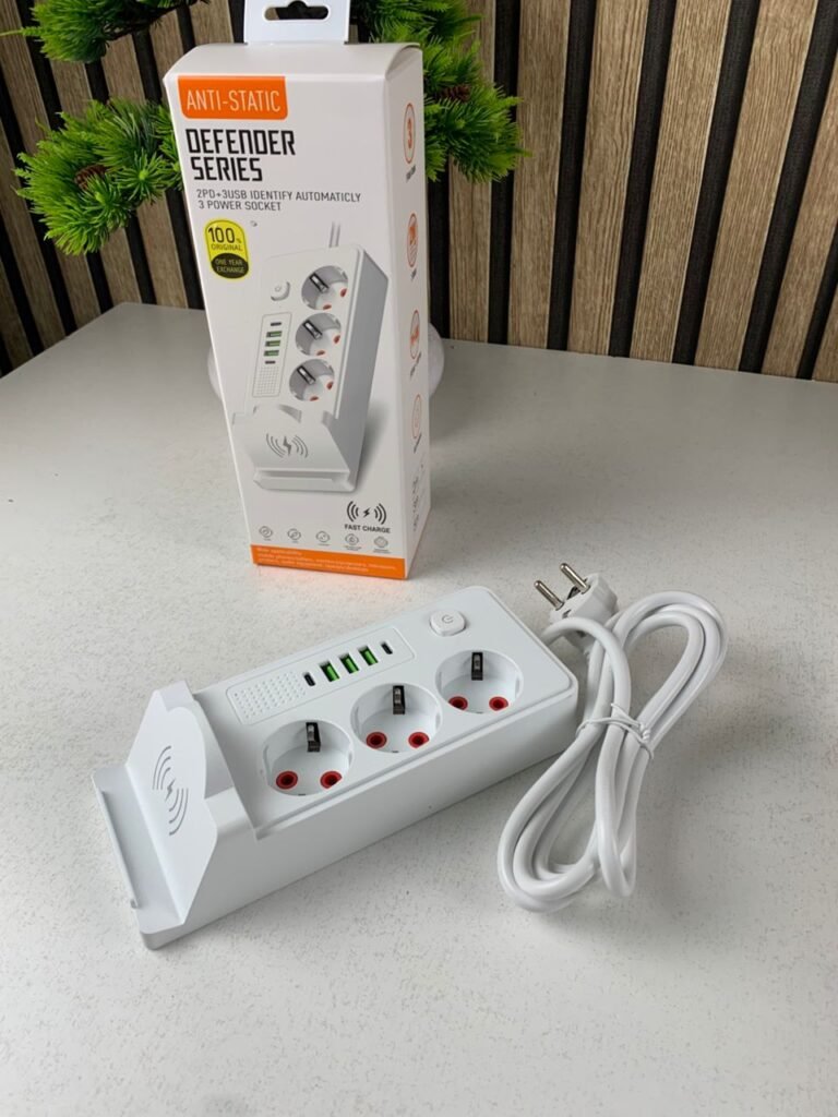 Multiprise 2500 W avec ports USB/USB‑C, charge sans fil et charge rapide