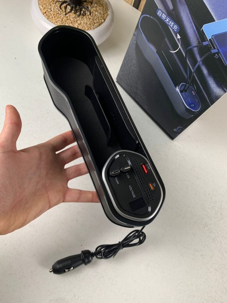 Organisateur d’Espace Voiture 5-en-1 avec Chargeur Sans Fil & Câbles Rapides – Rangement Intelligent & Recharge Instantanée