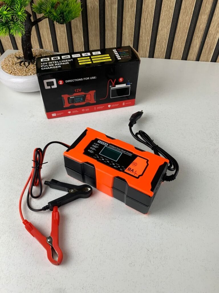 Chargeur de Batterie Intelligent 12V 8A – Protection Totale & Recharge Optimisée