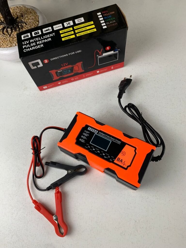 Chargeur de Batterie Intelligent 12V 8A – Protection Totale & Recharge Optimisée