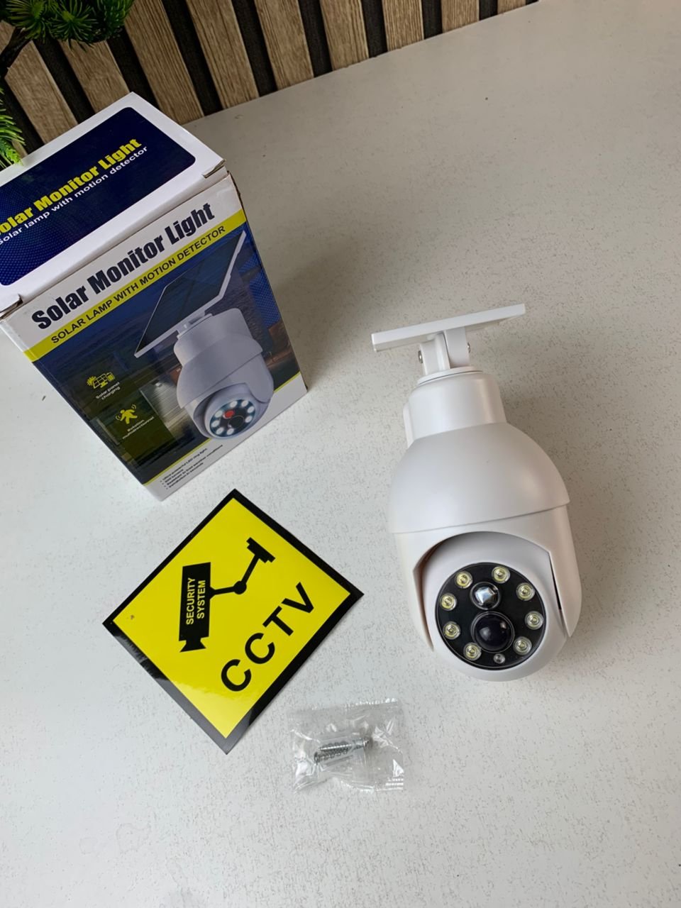 Faux Caméra Solaire 360° – Sécurité Visible & Éclairage Intelligent - الصورة 6