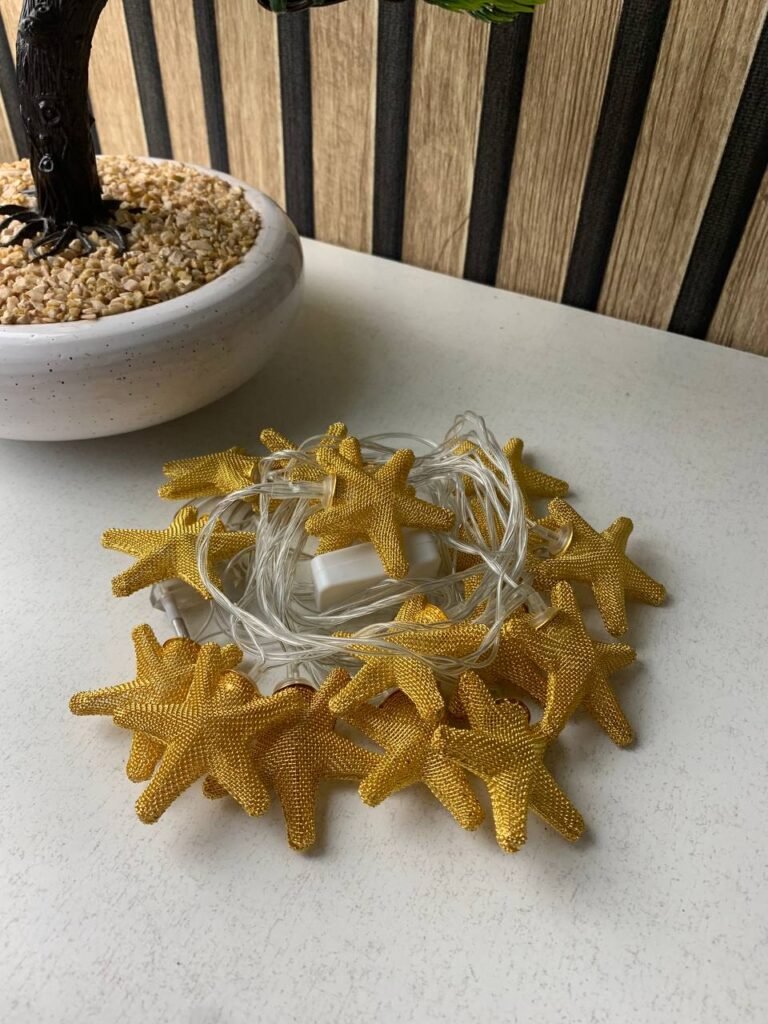 Guirlande Lumineuse Étoiles Dorées 16 LED – Maillage Métallique Élégant