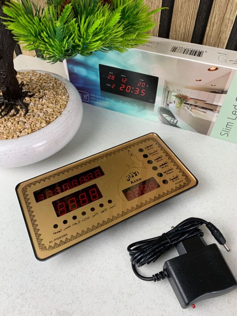 Horloge Islamique Digitale LED AZ2012 – Précision spirituelle dans un design élégant