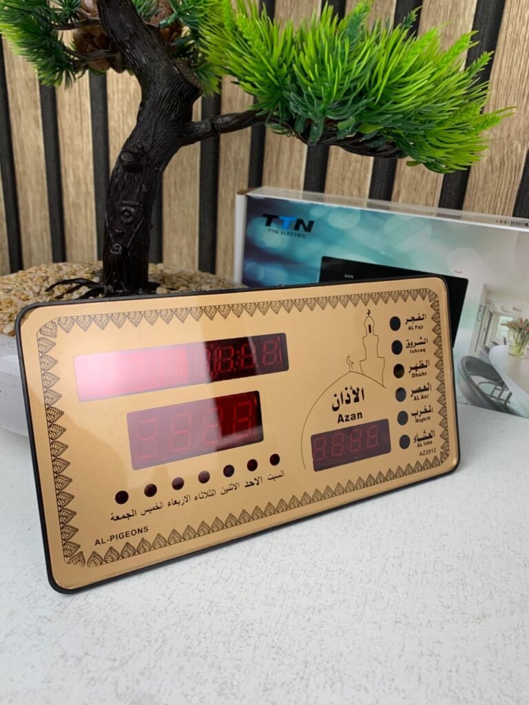 Horloge Islamique Digitale LED AZ2012 – Précision spirituelle dans un design élégant