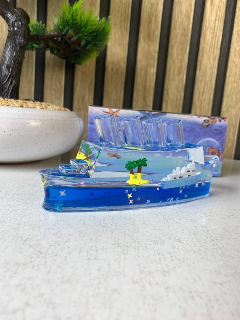 Décoration en forme de bateau de croisière insubmersible – Une sculpture flottante fascinante
