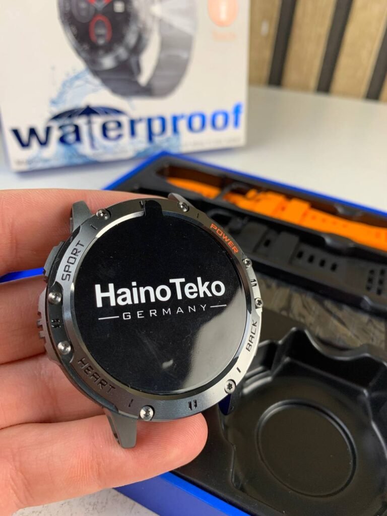 HainoTeko-6 avec écran AMOLED 3 paires de bracelets et lampe torche intégrée – Une montre intelligente alliant style et technologie