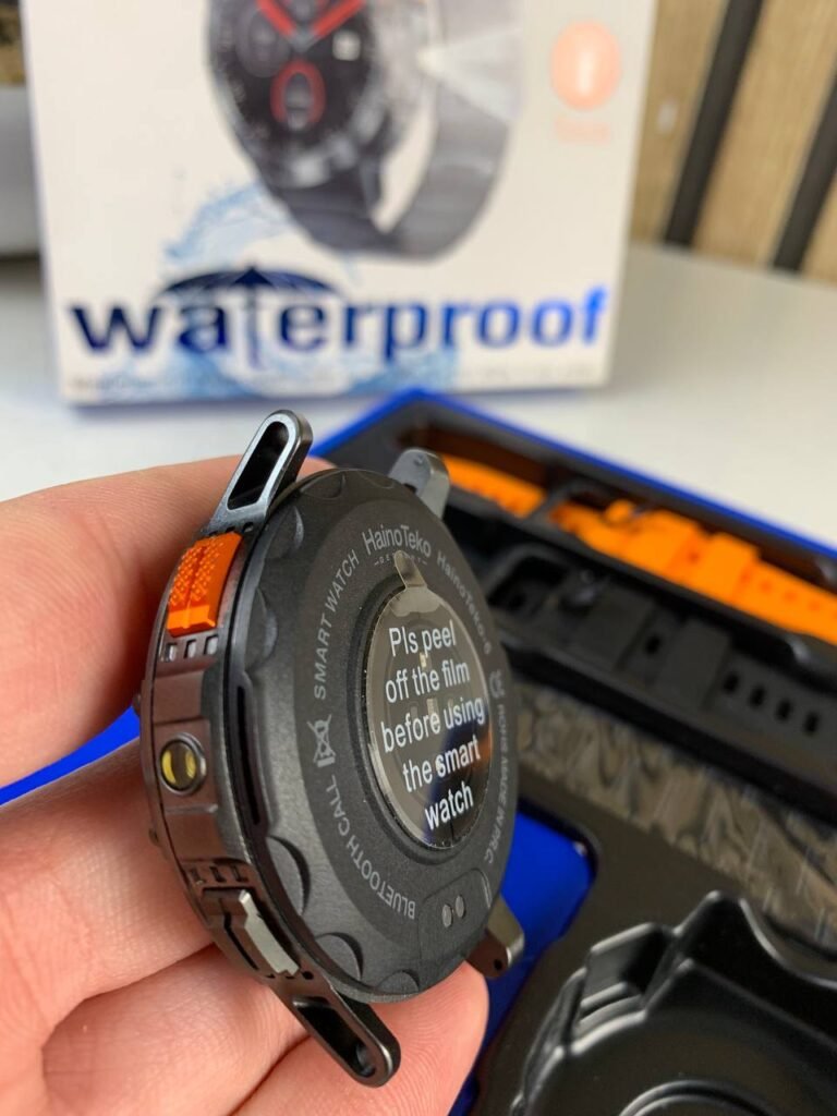 HainoTeko-6 avec écran AMOLED 3 paires de bracelets et lampe torche intégrée – Une montre intelligente alliant style et technologie