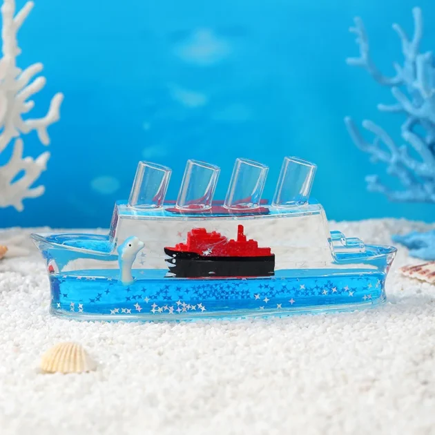 Décoration en forme de bateau de croisière insubmersible – Une sculpture flottante fascinante pour une ambiance apaisante