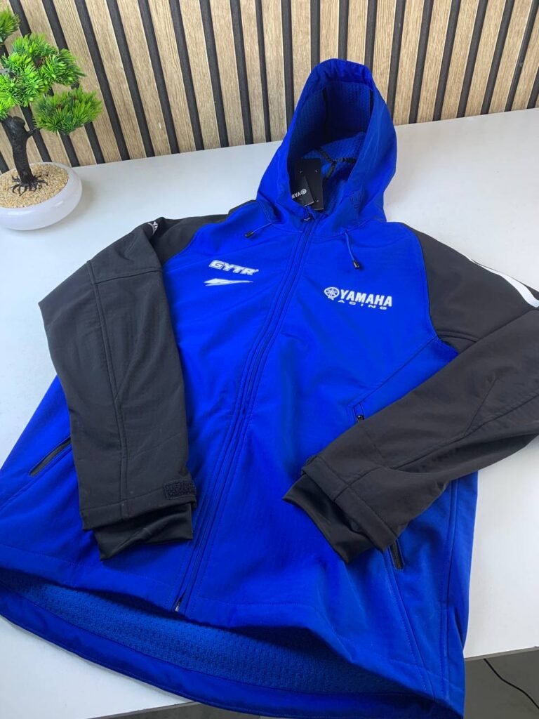 Veste Yamaha Racing Softshell Edition Black à Capuche Unisexe – Style Motorsport & Protection Totale
