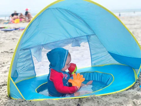 Tente de plage pour bébé avec piscine intégrée – Aire de jeu et protection solaire