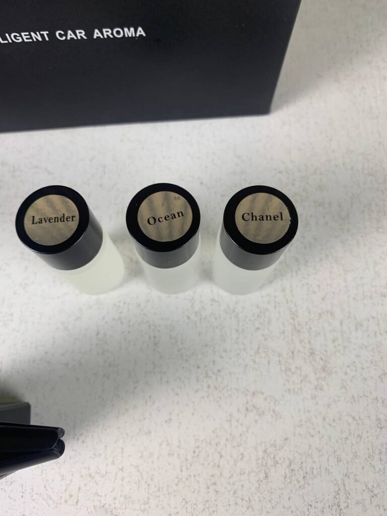 Diffuseur d’huile intelligent pour voiture à clip avec 3 recharges – Parfum et ambiance premium