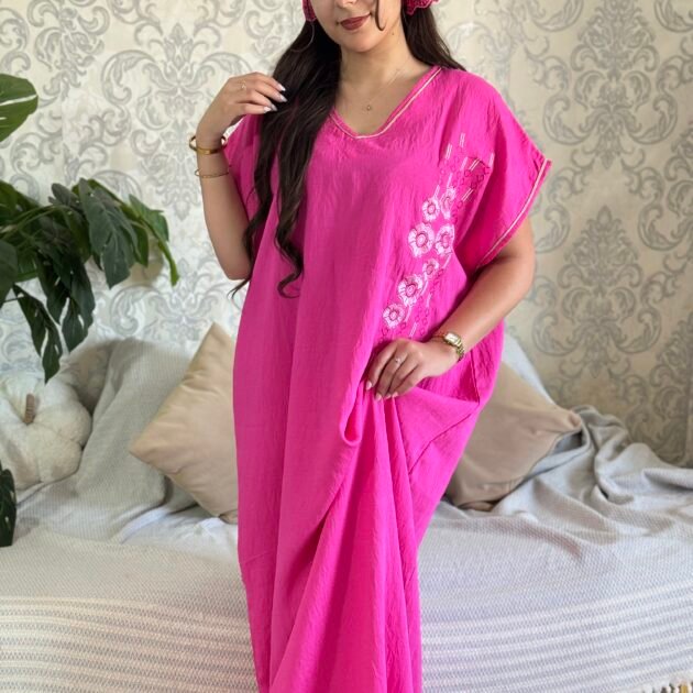 Robe Brodée Élégante – Raffinement Féminin & Détails Délicats