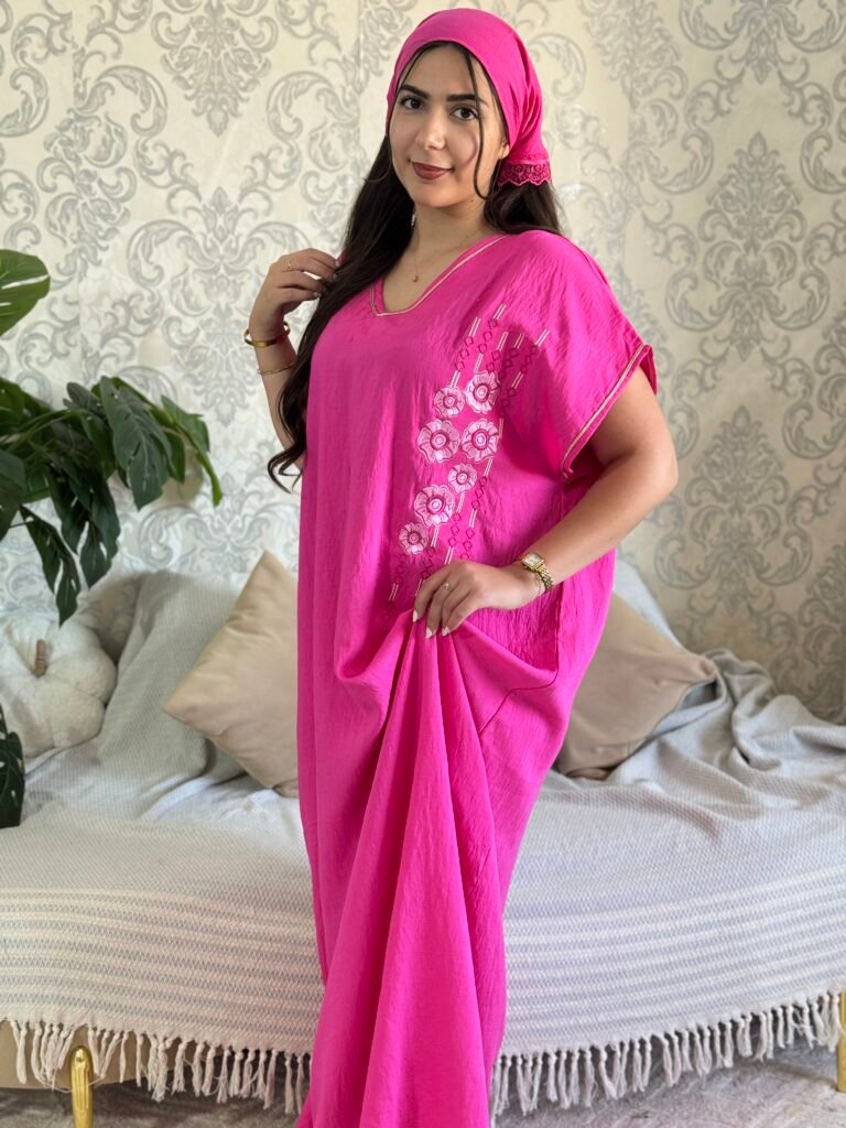 Robe Brodée Élégante – Raffinement Féminin & Détails Délicats